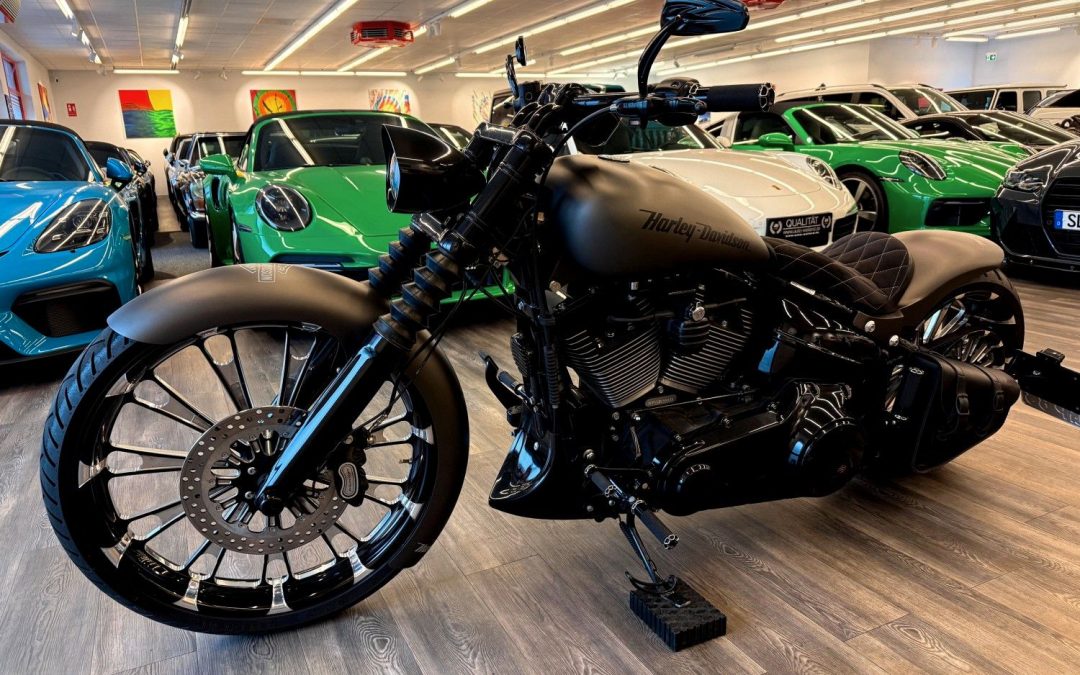 Harley-Davidson FXSB Breakout 117 Thunderbike