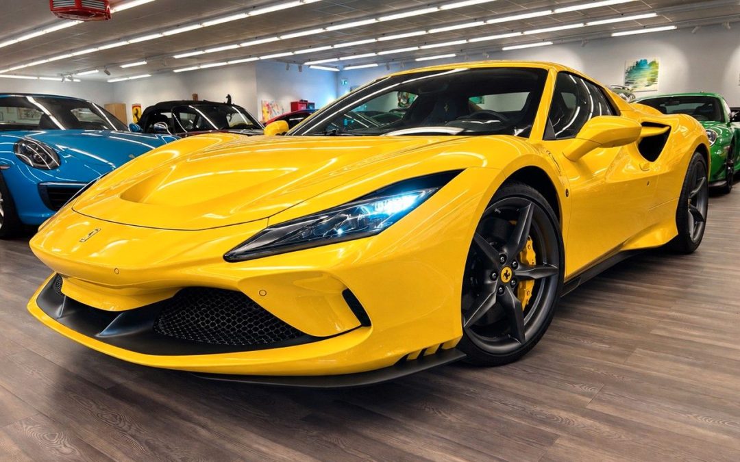 Ferrari F8 Spider Karbon Sitze R Kam Karbon LED Lenkrad